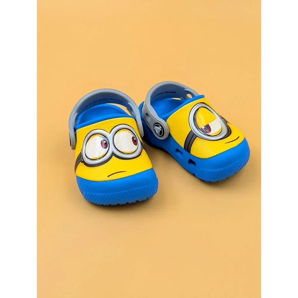 Crocs Toddler Despicable Me Minions Yellow Size C4 Classic Clogs